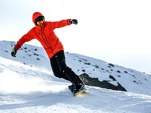 moniteur de snowboard enfants à courchevel 1850, cours de snowboard enfants